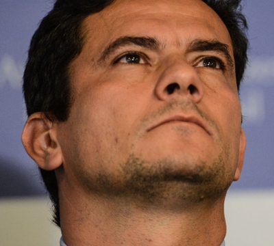Você sabe quanto é o salário do Juiz que quer passar o Brasil a limpo (Moro)? R$ 77 mil reais por mês – 8 anos de salário mínimo sergio moro